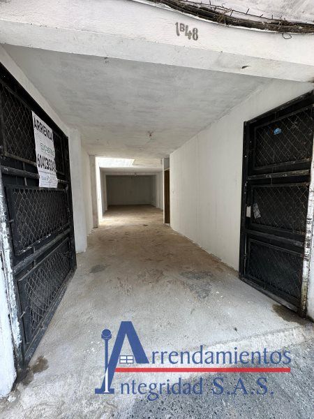Bodega en arriendo o venta Antioquia Medellín El Rincon 70 m2 Habitaciones 0 Baños 1 Garajes 0 Precio venta $340000000 Precio arriendo $1300000