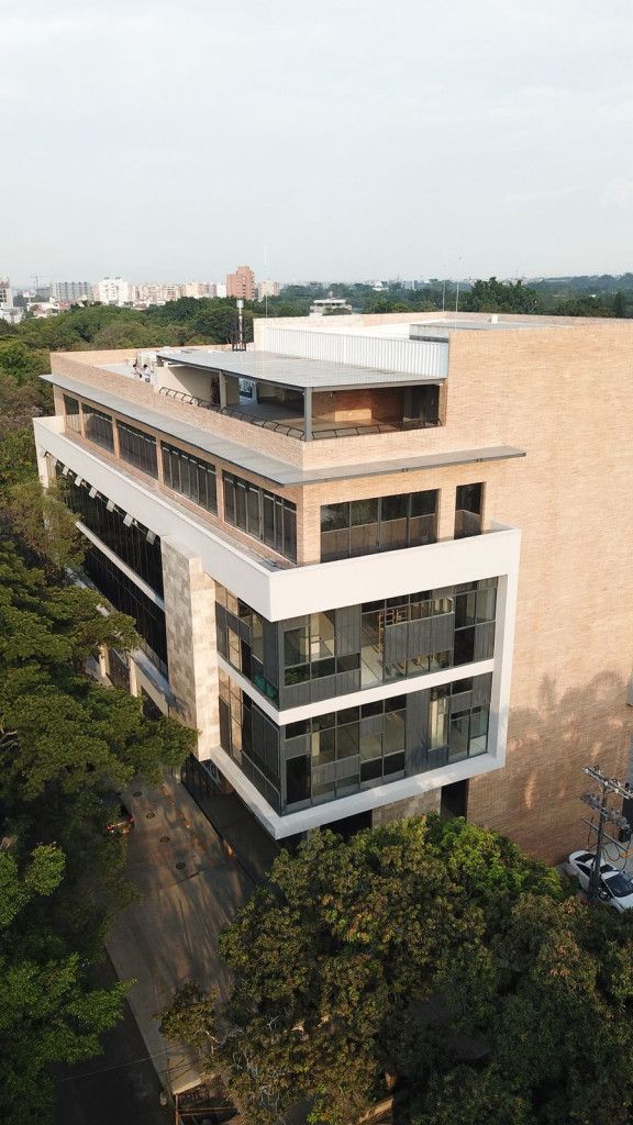 Oficina en arriendo Valle Del Cauca Cali Urbanización Ciudad Jardín 152 m2 Habitaciones 0 Baños 1 Garajes 1 Precio $15123780