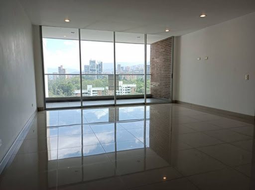Apartamento en arriendo Antioquia Envigado Zúñiga 135 m2 Habitaciones 3 Baños 5 Garajes 2 Precio $6600000