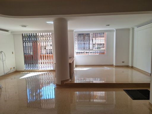 Apartamento en arriendo Antioquia Medellín Lorena 170 m2 Habitaciones 3 Baños 3 Garajes 2 Precio $4600000