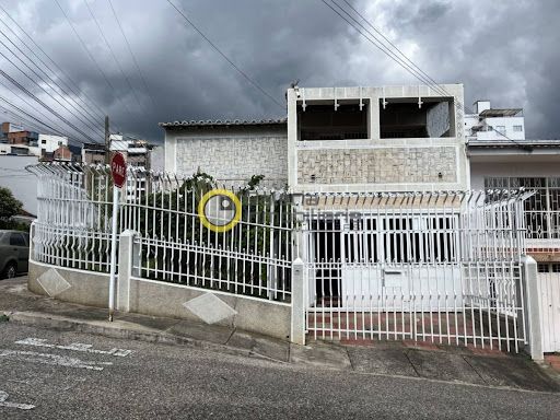 Casa en venta Santander Bucaramanga La Floresta 500 m2 Habitaciones 4 Baños 3 Garajes 3 Precio $1400000000