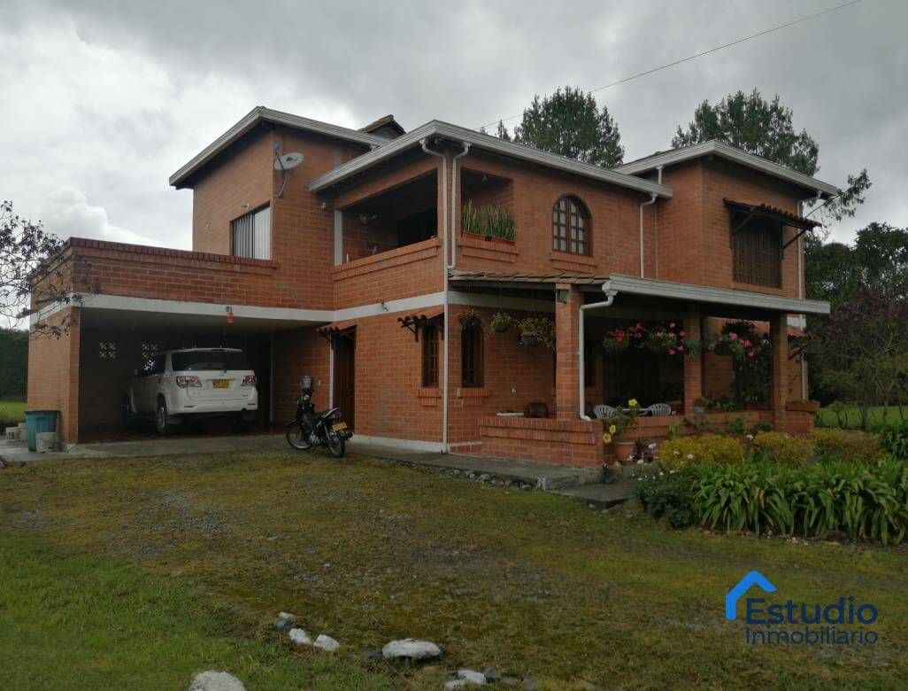 Casa Campestre en venta Antioquia Medellín Villanueva 286 m2 Habitaciones 5 Baños 5 Garajes 2 Precio $1680000000