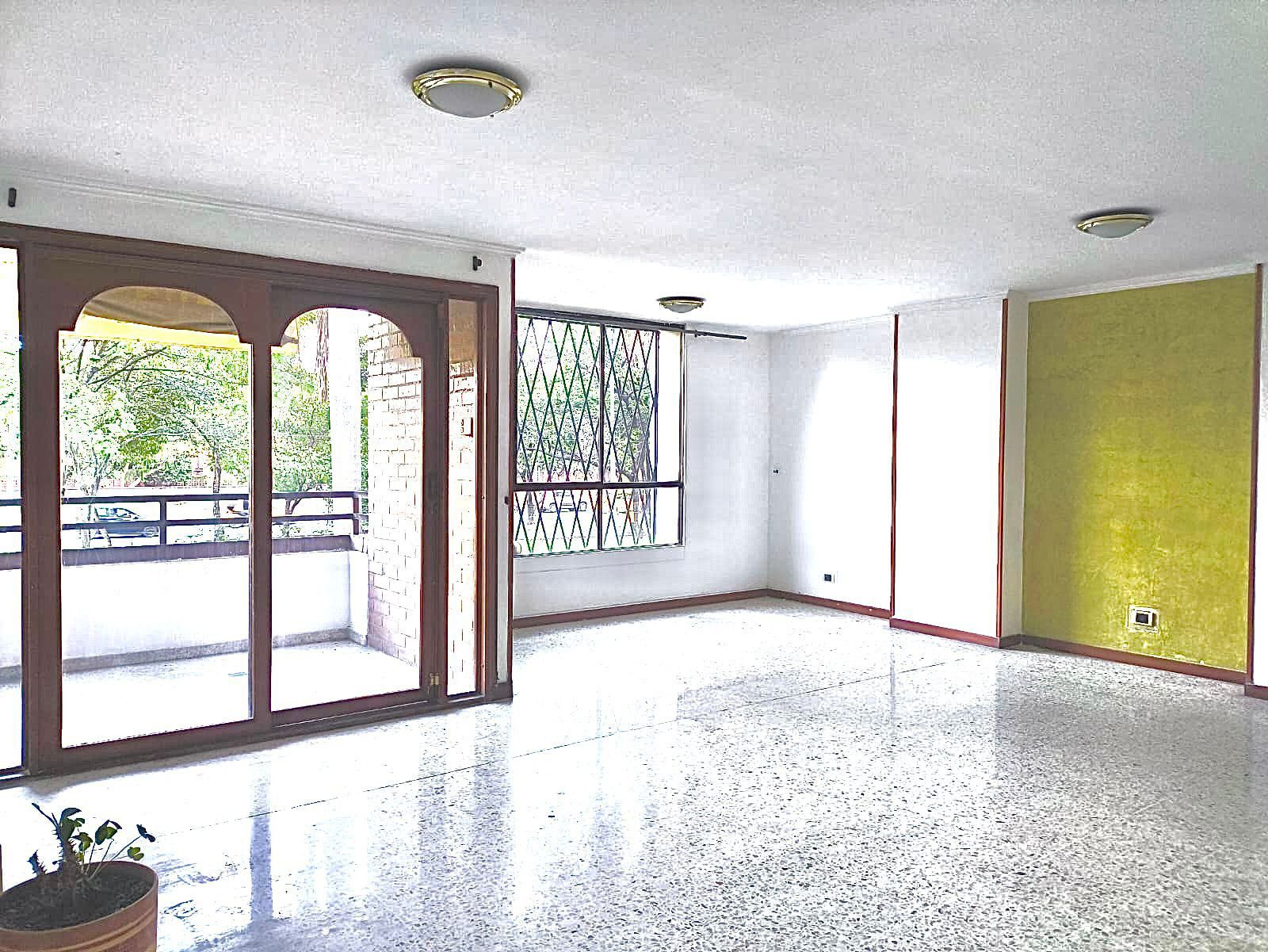 Apartamento en venta Valle Del Cauca Cali La Flora 103 m2 Habitaciones 4 Baños 3 Garajes 2 Precio $380000000