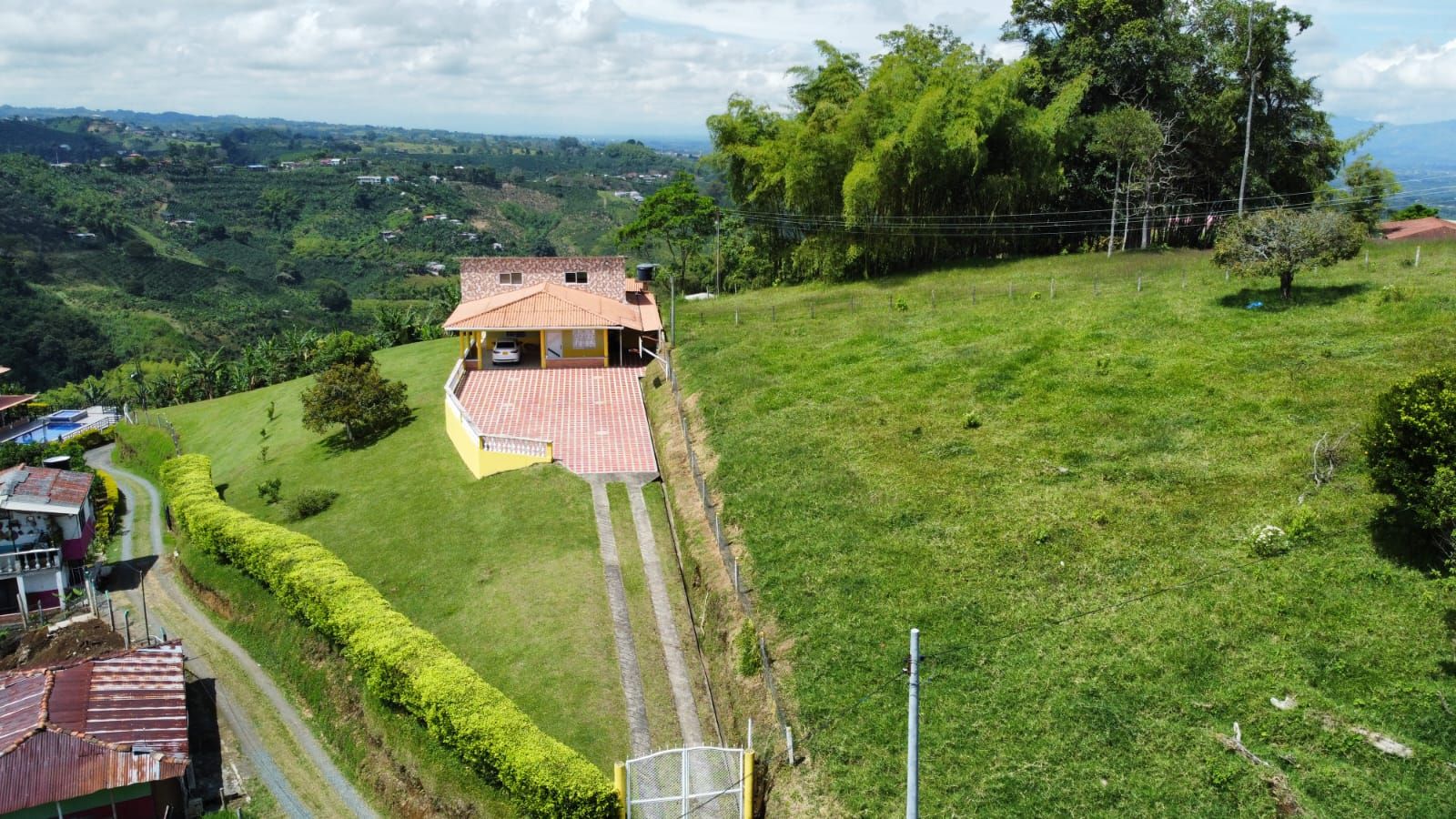 Casa Campestre en venta Risaralda Pereira Corregimiento Altagracia 250 m2 Habitaciones 3 Baños 3 Garajes 3 Precio $750000000