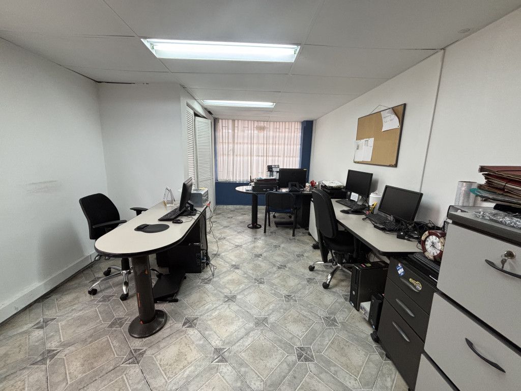 Oficina en arriendo Cundinamarca Bogotá Santa Barbara Occidental 110 m2 Habitaciones 0 Baños 2 Garajes 4 Precio $5600000