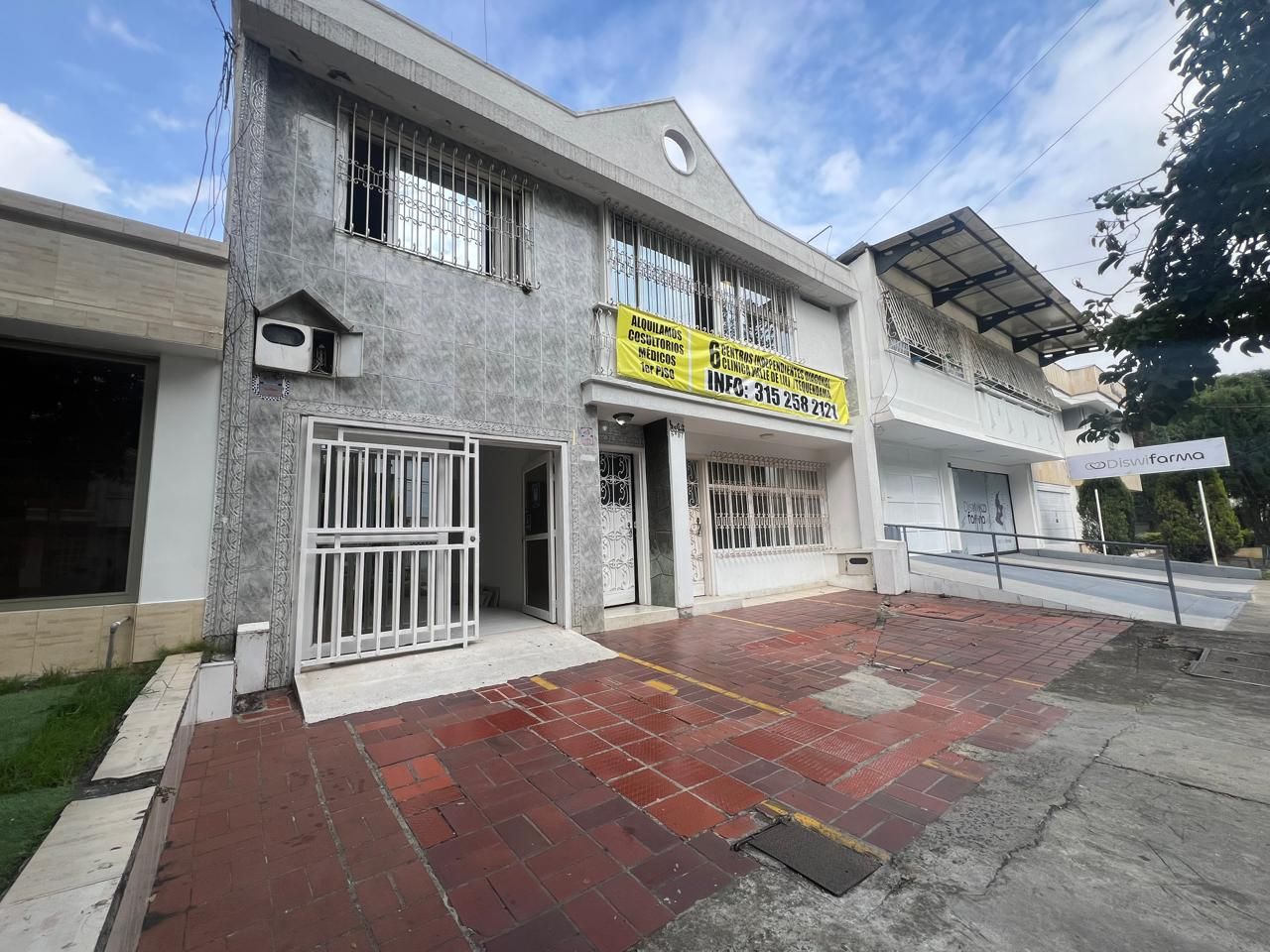 Consultorio en arriendo Valle Del Cauca Cali Tequendama 180 m2 Habitaciones 0 Baños 3 Garajes 3 Precio $5800000
