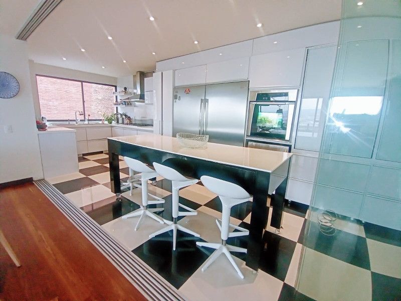 Apartamento en venta Cundinamarca Bogotá La Picota Sur 292 m2 Habitaciones 3 Baños 4 Garajes 2 Precio $2500000000