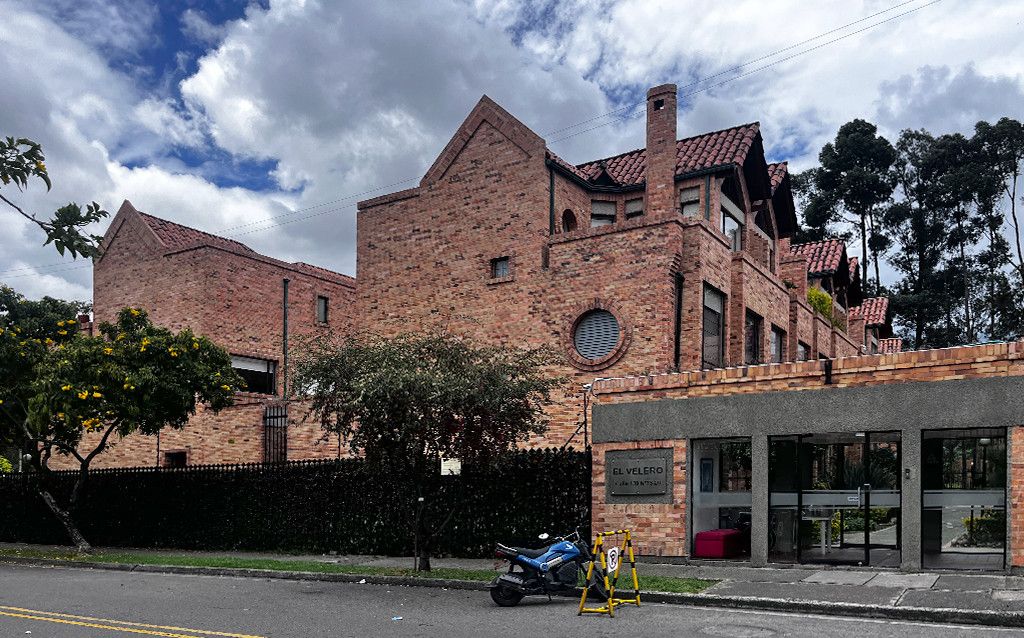 Casa en venta Cundinamarca Bogotá Atenas 205 m2 Habitaciones 3 Baños 4 Garajes 2 Precio $925000000