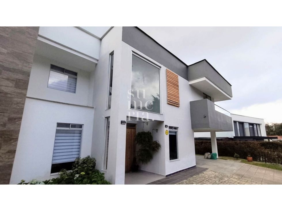 Casa en arriendo o venta Antioquia Envigado La Mesa 931 m2 Habitaciones 5 Baños 6 Garajes 2 Precio venta $2700000000 Precio arriendo $15700000