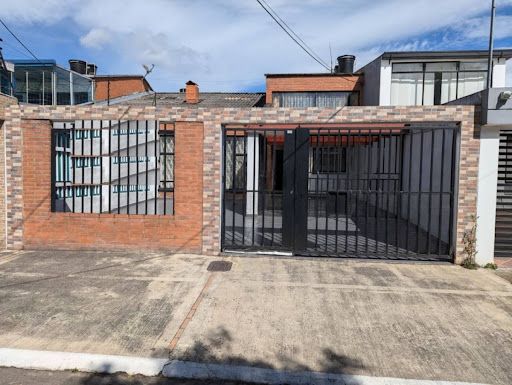 Casa en venta Cundinamarca Bogotá Modelia Occidental 188 m2 Habitaciones 5 Baños 3 Garajes 4 Precio $850000000