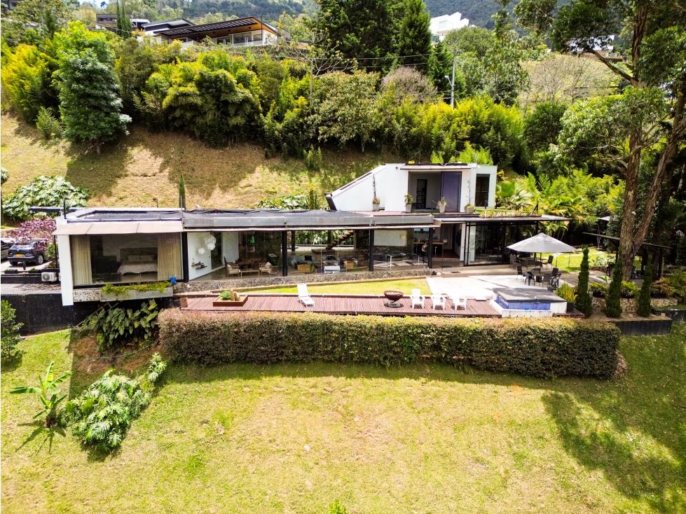 Casa en arriendo o venta Antioquia Medellín Altos Del Poblado 412 m2 Habitaciones 3 Baños 5 Garajes 5 Precio venta $5999000000 Precio arriendo $39035032