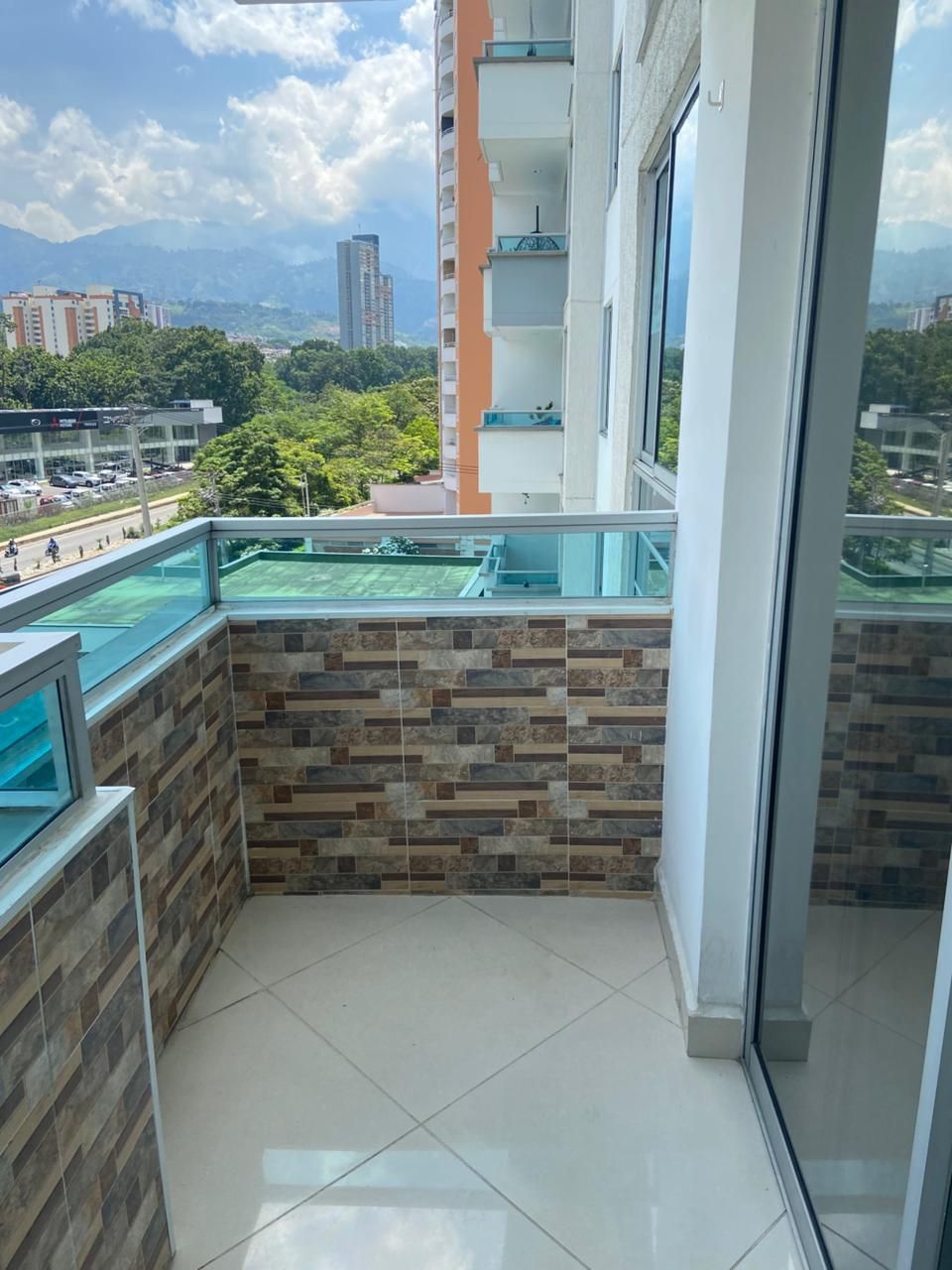 Apartamento en arriendo Santander Floridablanca Mediterrane Royal 80 m2 Habitaciones 2 Baños 2 Garajes 1 Precio $2500000