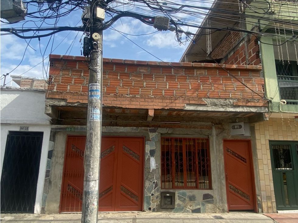 Casa en venta Valle Del Cauca Cali Chapinero 160 m2 Habitaciones 5 Baños 4 Garajes 1 Precio $390000000