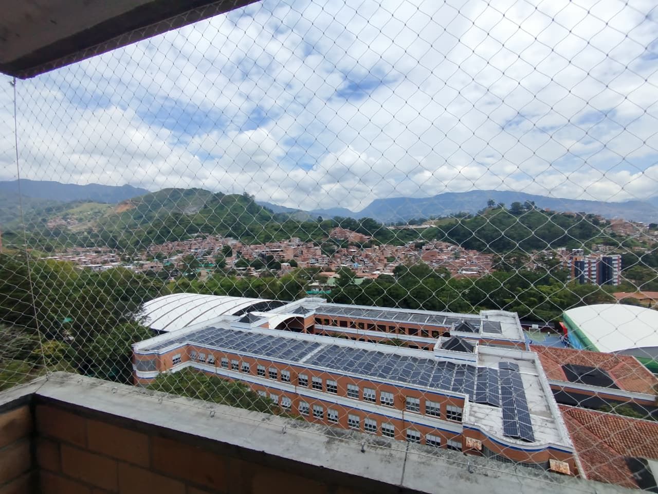 Apartamento en arriendo Antioquia Medellín Loma De Los Bernal 74 m2 Habitaciones 3 Baños 2 Garajes 1 Precio $2800000