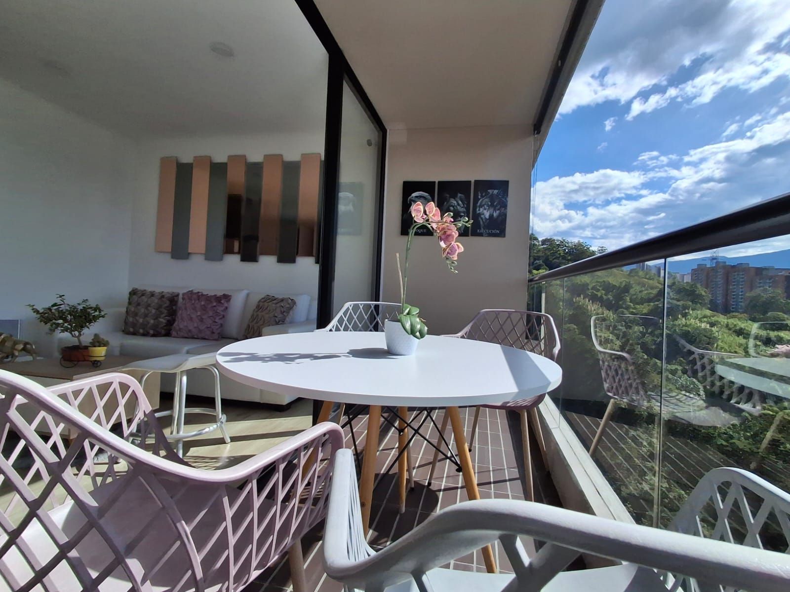 Apartamento en venta Antioquia Envigado El Portal 84 m2 Habitaciones 3 Baños 2 Garajes 1 Precio $790000000