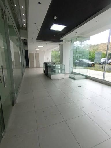 Local en arriendo Risaralda Pereira Pinares De San Martin 140 m2 Habitaciones 0 Baños 2 Garajes 2 Precio $9500000