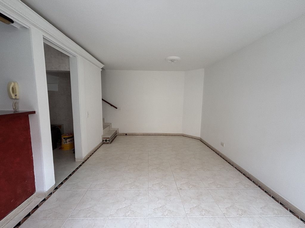 Casa en venta Cundinamarca Bogotá El Pino 83 m2 Habitaciones 3 Baños 2 Garajes 1 Precio $380000000