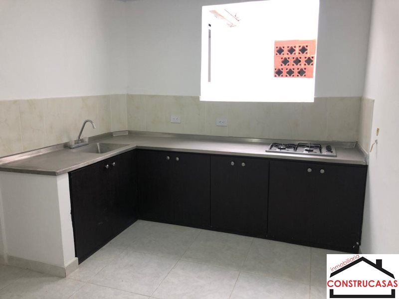 Apartamento en arriendo Antioquia Medellín Prado 75 m2 Habitaciones 3 Baños 4 Garajes 0 Precio $2300000