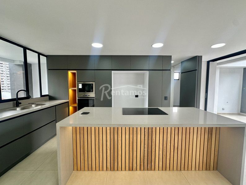 Apartamento en venta Antioquia Medellín El Tesoro 230 m2 Habitaciones 3 Baños 5 Garajes 3 Precio $2150000000