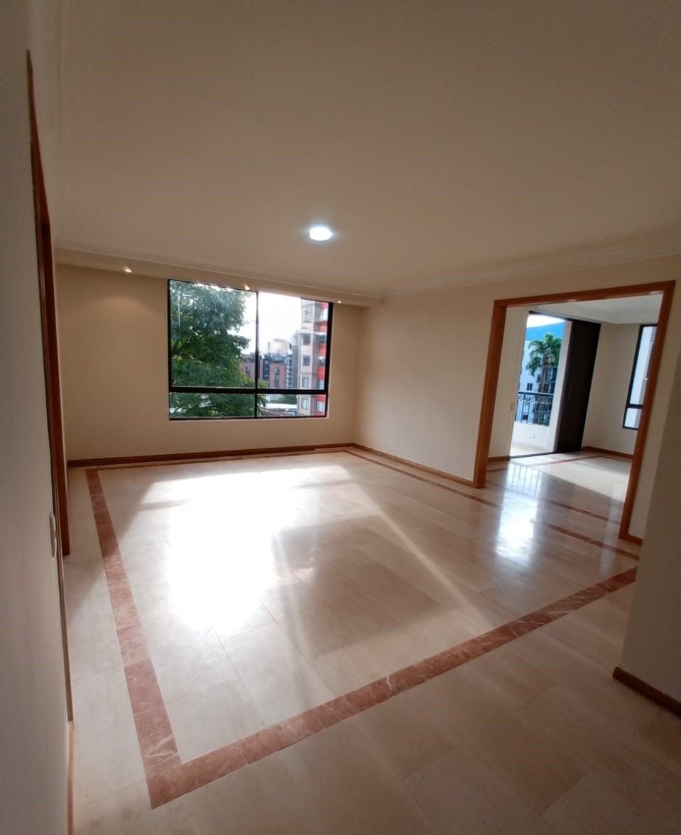 Apartamento en arriendo o venta Risaralda Pereira Los Alamos 206 m2 Habitaciones 3 Baños 3 Garajes 2 Precio venta $1200000000 Precio arriendo $6000000