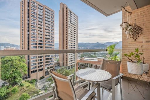 Apartamento en arriendo Antioquia Medellín La Linde 121 m2 Habitaciones 2 Baños 3 Garajes 1 Precio $9500000