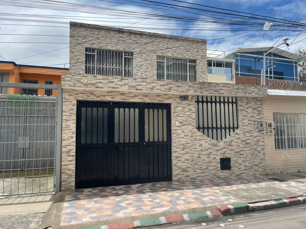 Casa en venta Cundinamarca Bogotá San Francisco 200 m2 Habitaciones 6 Baños 2 Garajes 1 Precio $750000000