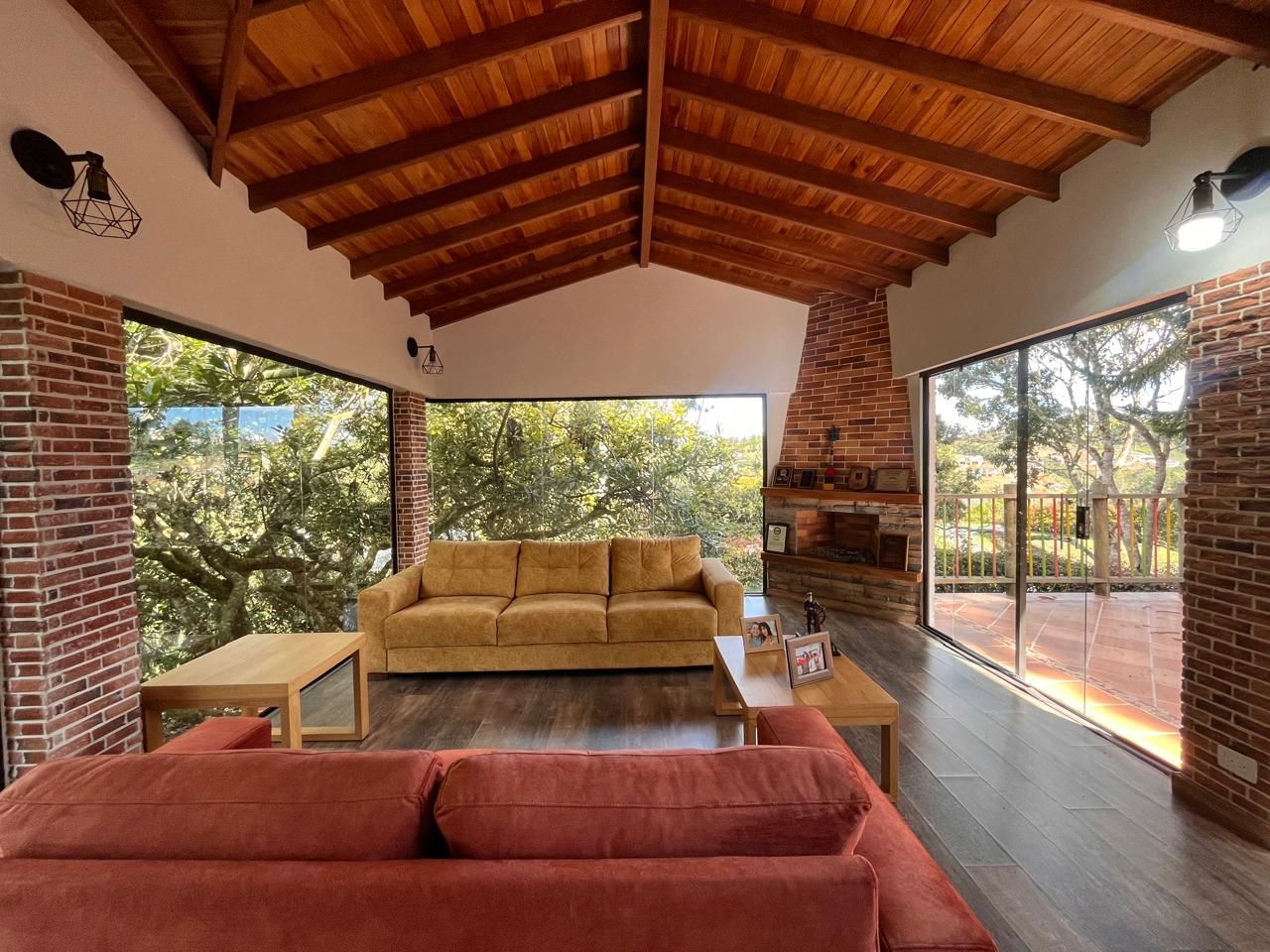 Casa en arriendo Antioquia Envigado Hacienda San Jorge 5000 m2 Habitaciones 3 Baños 3 Garajes 6 Precio $13800000