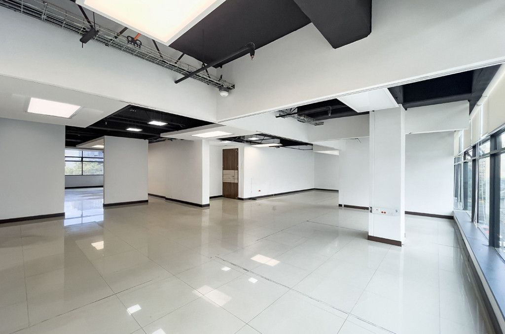 Oficina en venta Cundinamarca Bogotá Antiguo Country 154 m2 Habitaciones 0 Baños 2 Garajes 3 Precio $1190000000