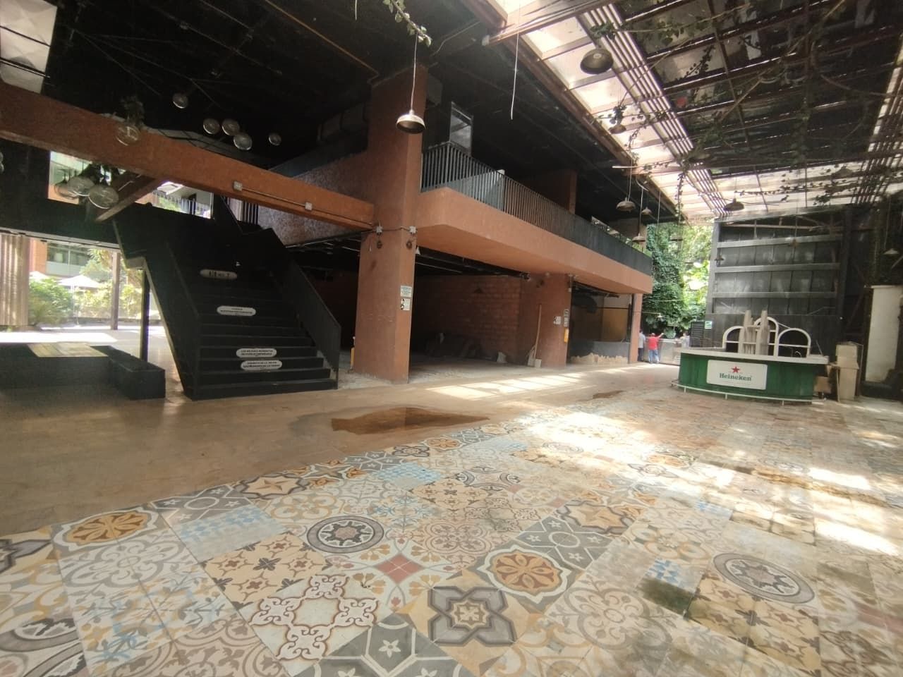 Local en arriendo Antioquia Medellín Alejandria 1284 m2 Habitaciones 0 Baños 0 Garajes 0 Precio $81661300