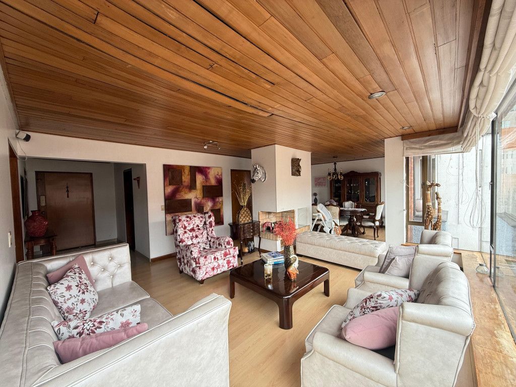 Apartamento en venta Cundinamarca Bogotá Campo Alegre 170 m2 Habitaciones 3 Baños 3 Garajes 2 Precio $900000000