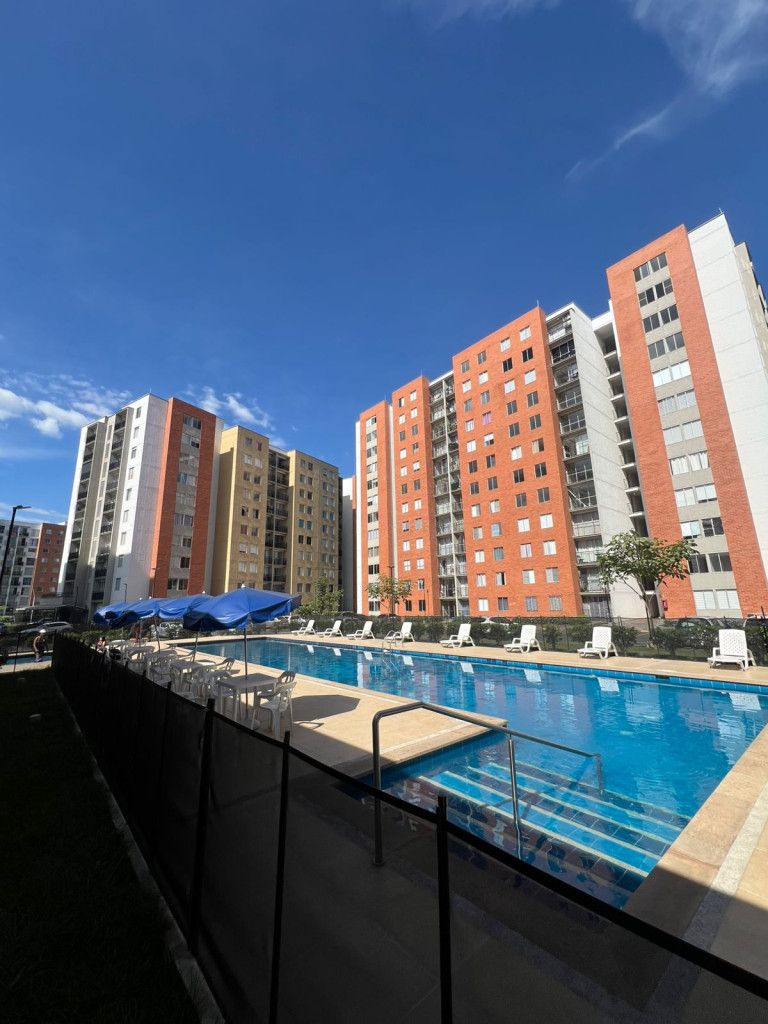 Apartamento en venta Valle Del Cauca Cali La Base 70 m2 Habitaciones 3 Baños 2 Garajes 1 Precio $240000000