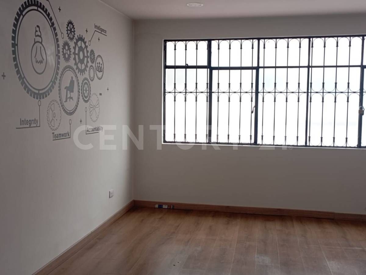 Casa en arriendo Cundinamarca Bogotá La Soledad 300 m2 Habitaciones 1 Baños 1 Garajes 2 Precio $9000000