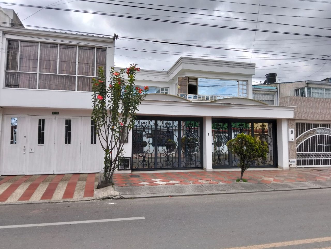 Casa en venta Cundinamarca Bogotá Bavaria Techo Et Iii 260 m2 Habitaciones 4 Baños 3 Garajes 2 Precio $795000000