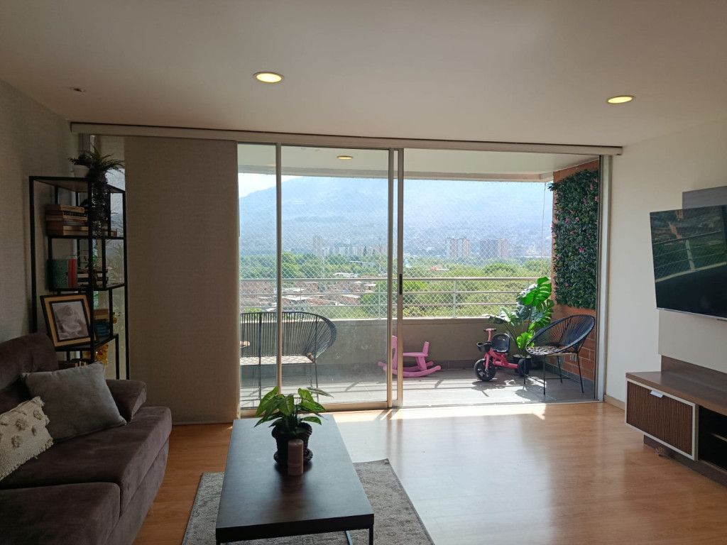 Apartamento en arriendo Antioquia Medellín Urbanizacion Carlos E Restrepo 120 m2 Habitaciones 4 Baños 3 Garajes 1 Precio $6200000