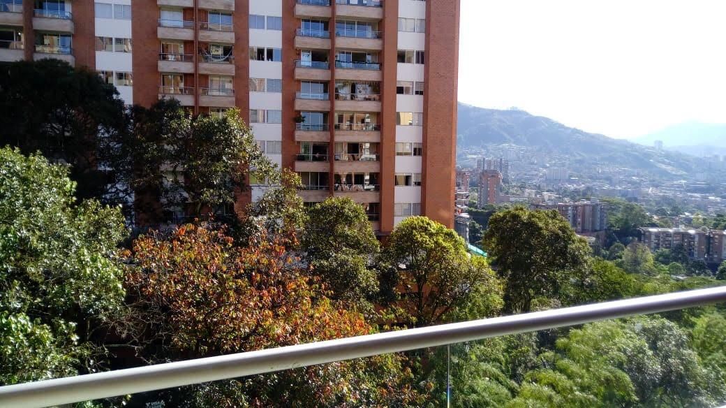 Apartamento en arriendo o venta Antioquia Envigado El Esmeraldal 70 m2 Habitaciones 2 Baños 2 Garajes 1 Precio venta $595000000 Precio arriendo $3900000