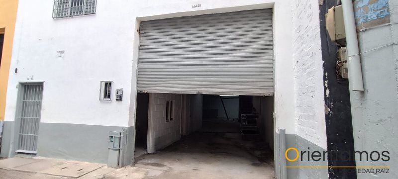 Bodega en arriendo Antioquia Medellín Laureles 320 m2 Habitaciones 0 Baños 2 Garajes 0 Precio $12000000