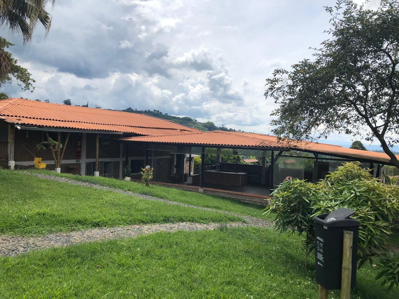 Finca en arriendo Risaralda Santa Rosa De Cabal Ub La Esperanza 3000 m2 Habitaciones 3 Baños 5 Garajes 6 Precio $1000000