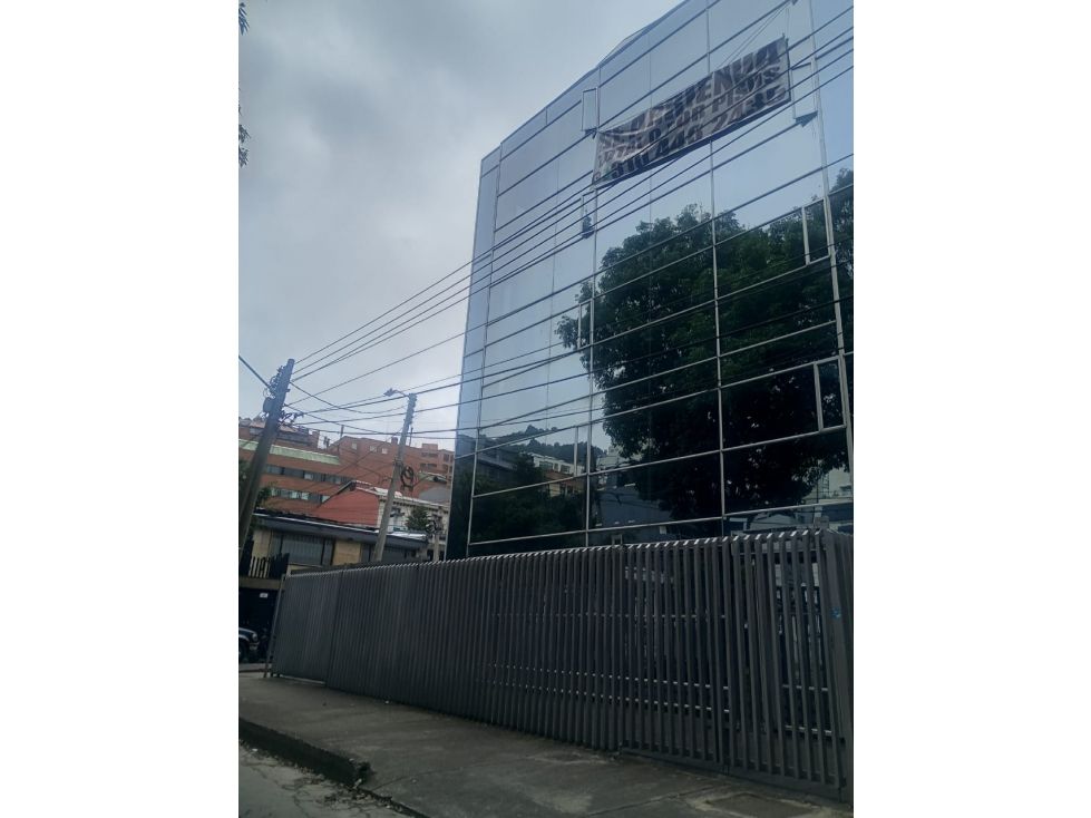 Edificio en arriendo Cundinamarca Bogotá Santa Barbara Oriental 1100 m2 Habitaciones 1 Baños 8 Garajes 10 Precio $40000000
