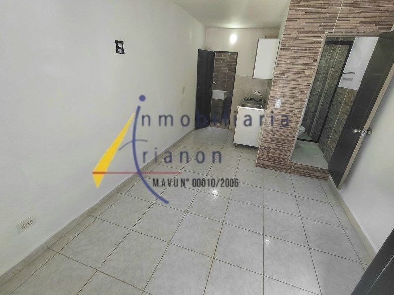 Apartaestudio en arriendo Antioquia Medellín La Gloria 25 m2 Habitaciones 0 Baños 1 Garajes 0 Precio $1000000