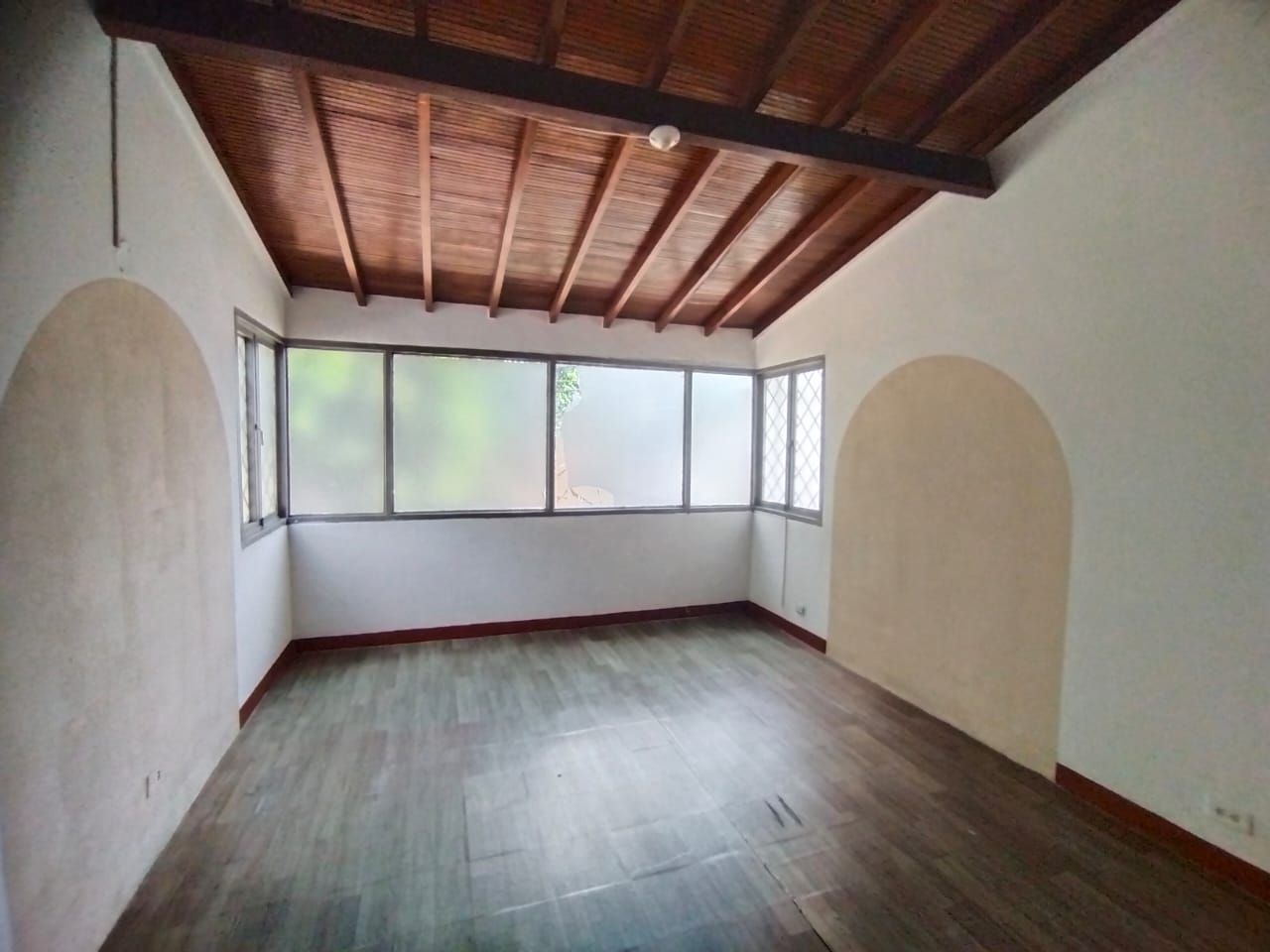 Casa en arriendo Risaralda Pereira Maraya 320 m2 Habitaciones 6 Baños 3 Garajes 2 Precio $3800000