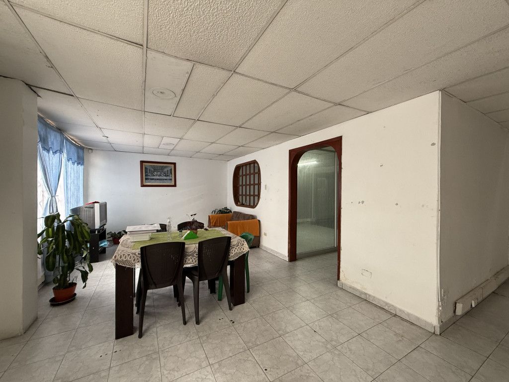 Casa en venta Cundinamarca Bogotá Normandía 707 m2 Habitaciones 3 Baños 2 Garajes 3 Precio $1711552440