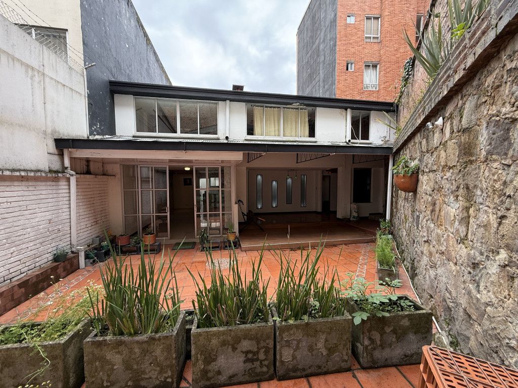 Casa en venta Cundinamarca Bogotá Bosque Calderón 640 m2 Habitaciones 4 Baños 2 Garajes 3 Precio $2065538880