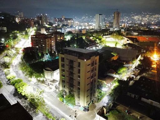 Edificio en arriendo Antioquia Envigado Primavera 130 m2 Habitaciones 0 Baños 1 Garajes 0 Precio $65000000