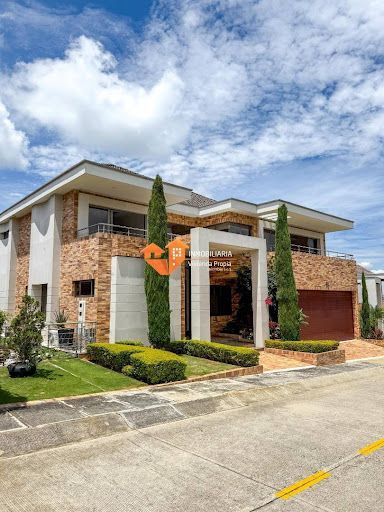 Casa en venta Santander Floridablanca Floridablanca 970 m2 Habitaciones 5 Baños 5 Garajes 2 Precio $5200000000