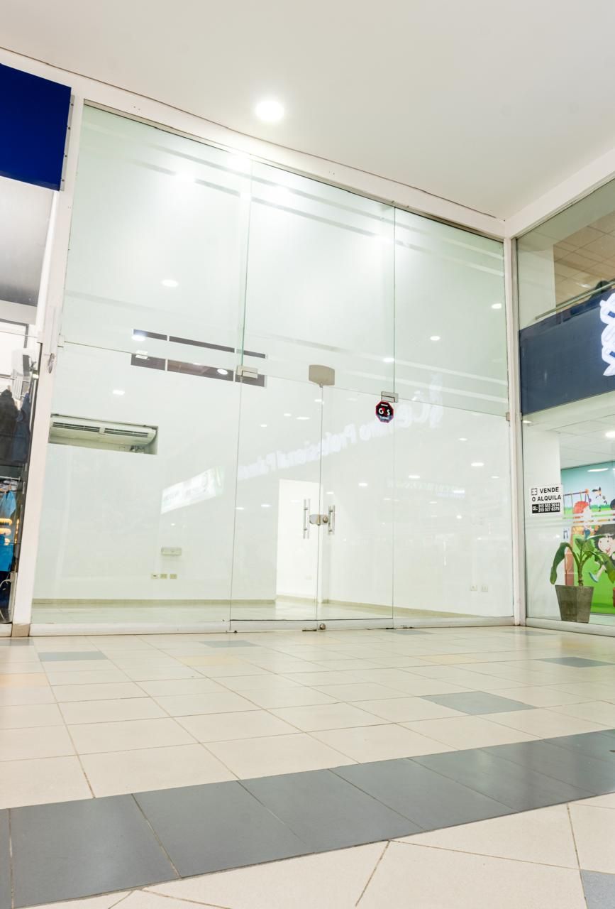 Local en venta Valle Del Cauca Cali Militar 70 m2 Habitaciones 0 Baños 0 Garajes 0 Precio $650000000