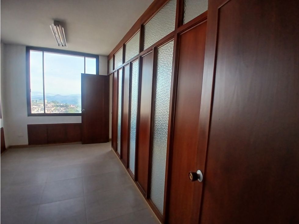 Oficina en arriendo Caldas Manizales El Centro 56 m2 Habitaciones 0 Baños 1 Garajes 1 Precio $2300000