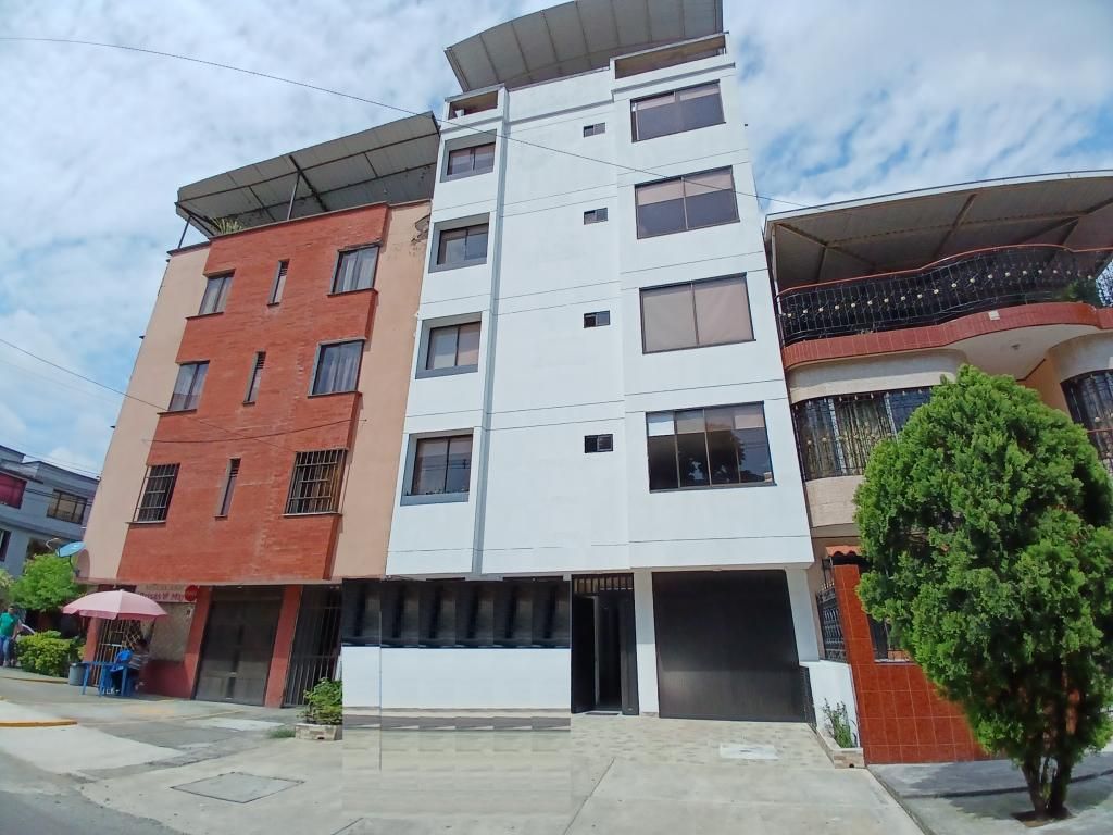 Edificio en venta Valle Del Cauca Cali Primero De Mayo 700 m2 Habitaciones 30 Baños 3 Garajes 3 Precio $2950000000