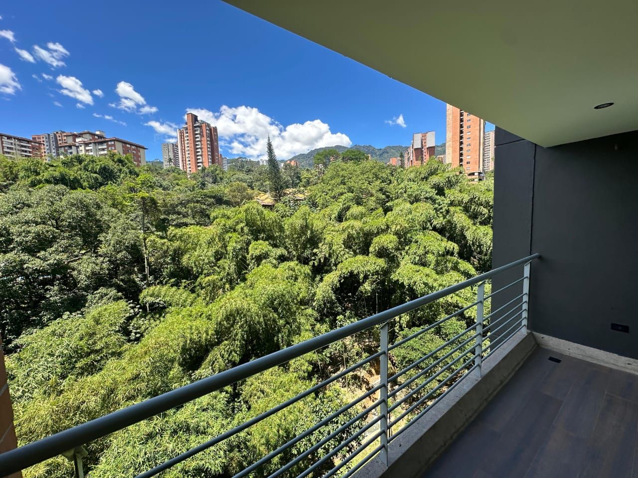 Apartamento en venta Antioquia Envigado Loma Del Atravesado 84 m2 Habitaciones 2 Baños 2 Garajes 1 Precio $690000000