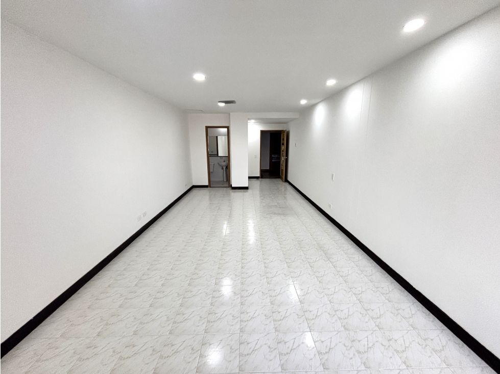 Oficina en arriendo Antioquia Medellín El Poblado 40 m2 Habitaciones 0 Baños 1 Garajes 1 Precio $3800000