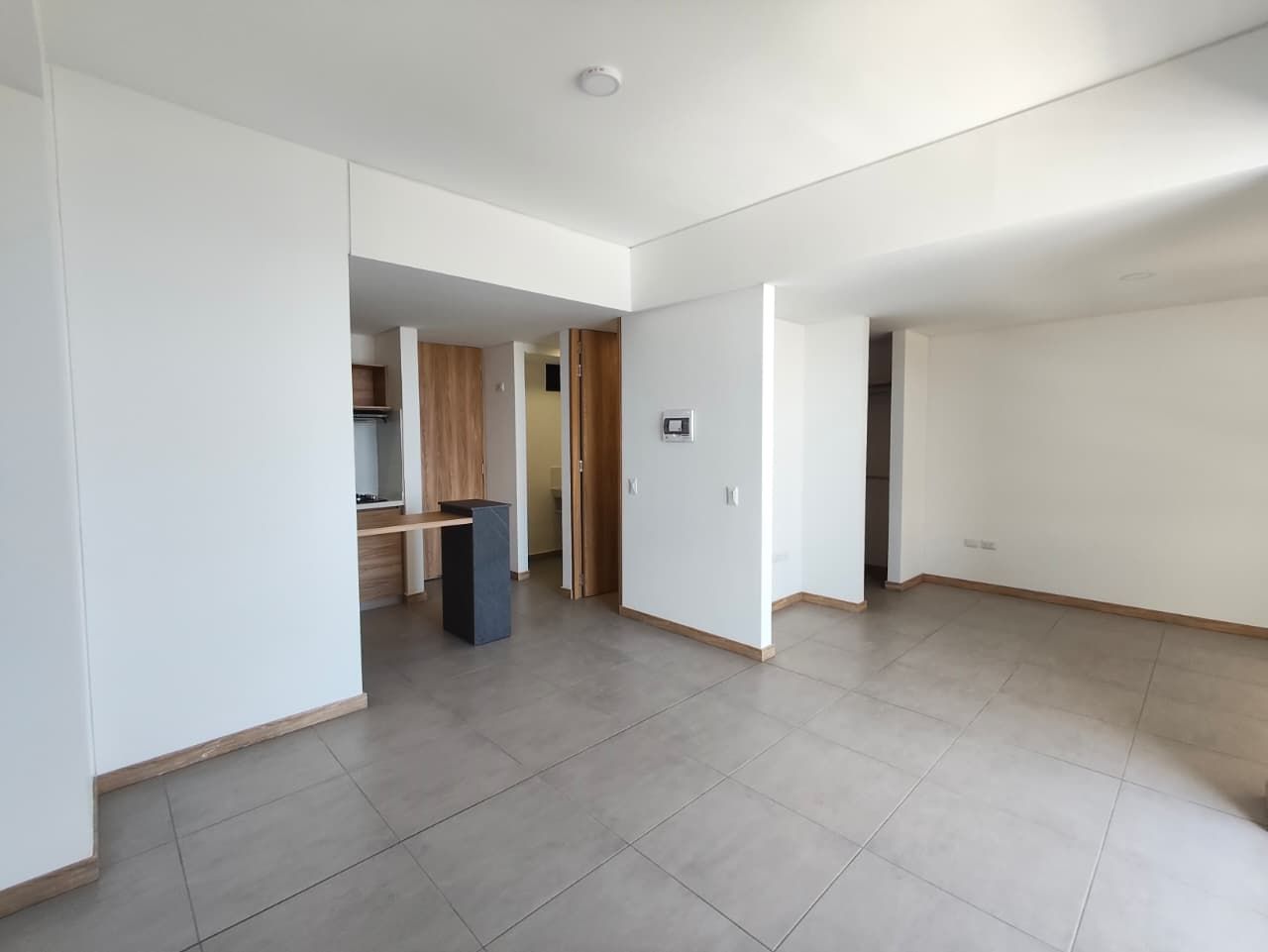 Apartaestudio en arriendo o venta Risaralda Pereira Pinares Alto 49 m2 Habitaciones 1 Baños 2 Garajes 1 Precio venta $425000000 Precio arriendo $2100000